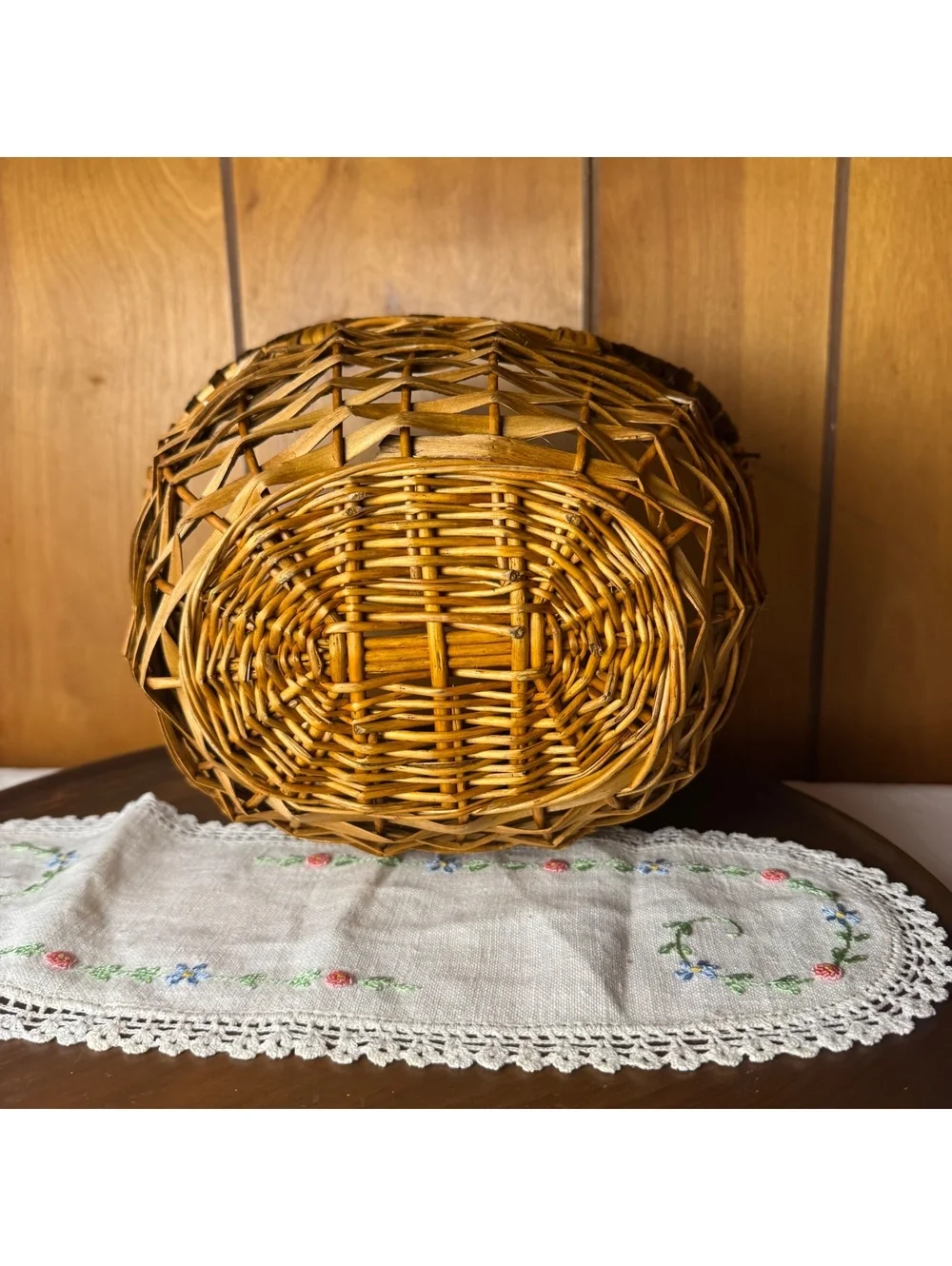 Vintage Two Tone Woven Wicker Basket Rustic Boho Farmhouse Storage Decor 10x8x6